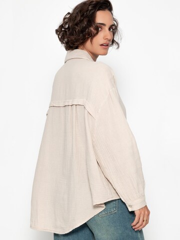 SASSYCLASSY Blouse in Beige