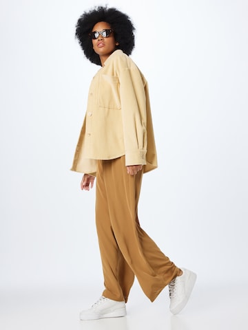 WEEKDAY Wide leg Broek in Bruin