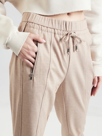 Regular Pantalon 'MELANIE' VERO MODA en beige