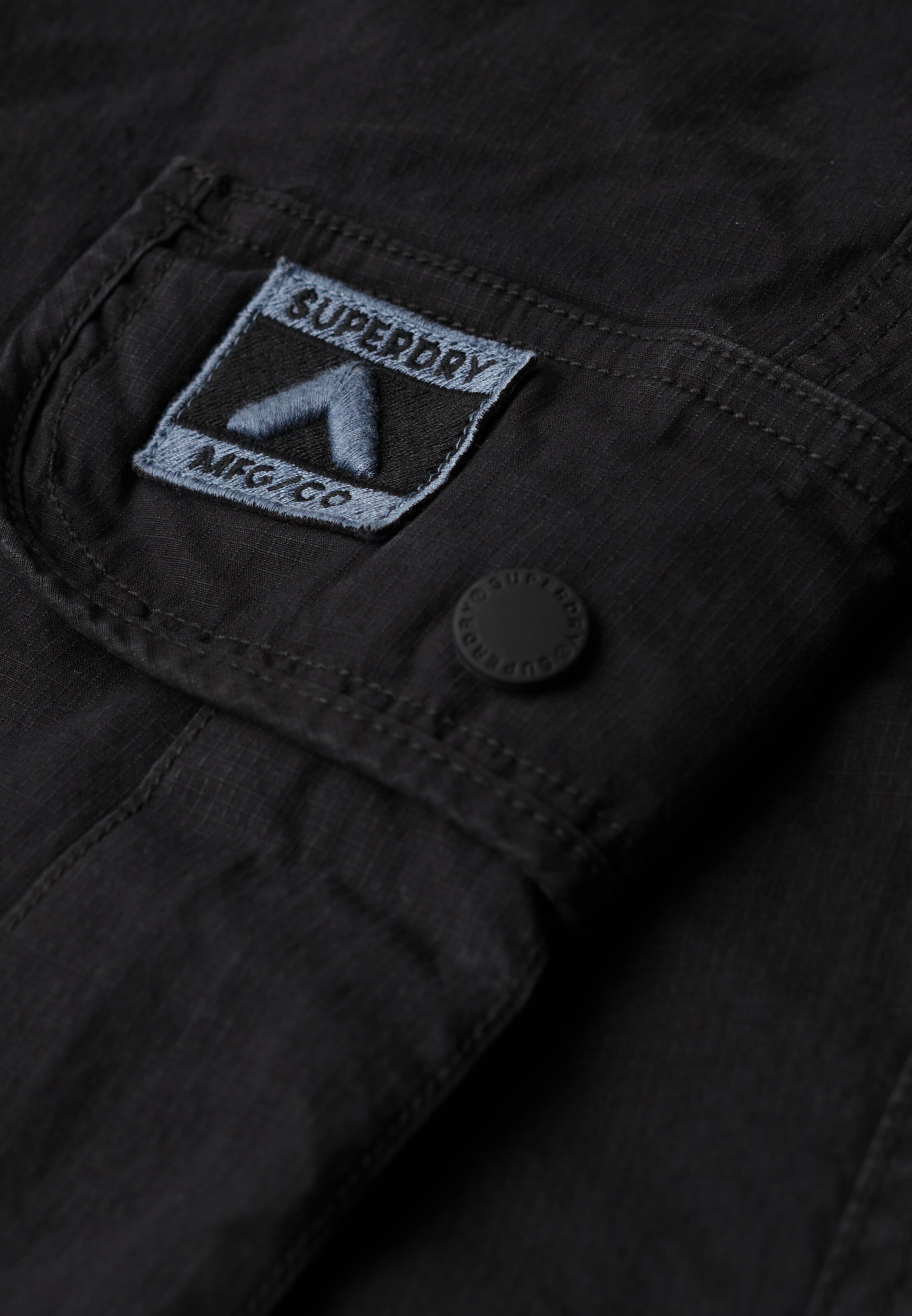 Effilé Pantalon cargo 'Para' Superdry en noir