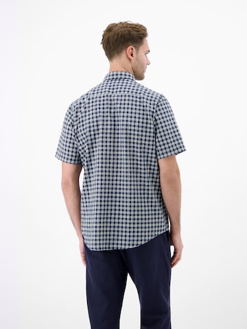 LERROS Regular Fit Kariertes Kurzarmhemd in Seersuckerqualität in Blau