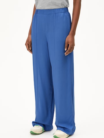 ARMEDANGELS Loosefit Broek in Blauw: voorkant