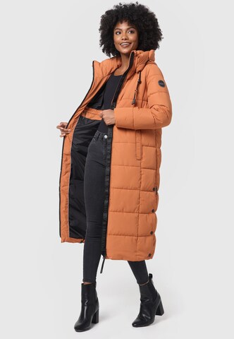 Cappotto invernale 'Nadeshikoo XVI' di MARIKOO in marrone