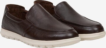 Desa Classic Flats 'Slipper' in Brown: front