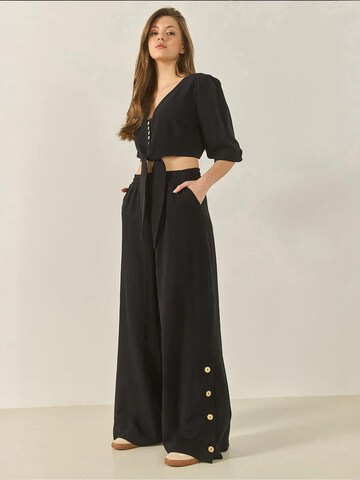 Completo pantalone di Bianco Lucci in nero