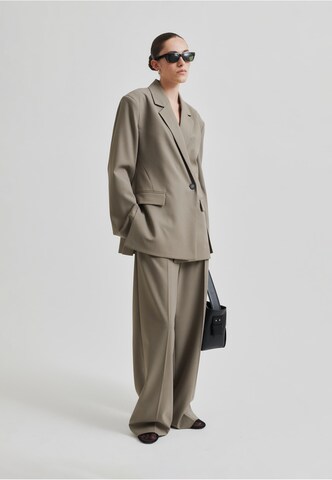 Wide Leg Pantalon à pince 'Carlane' SECOND FEMALE en marron