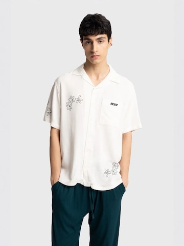 Giesto - Comfort Fit Camisa em branco: frente