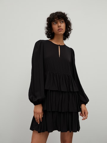 Robe 'Elaine' EDITED en noir : devant