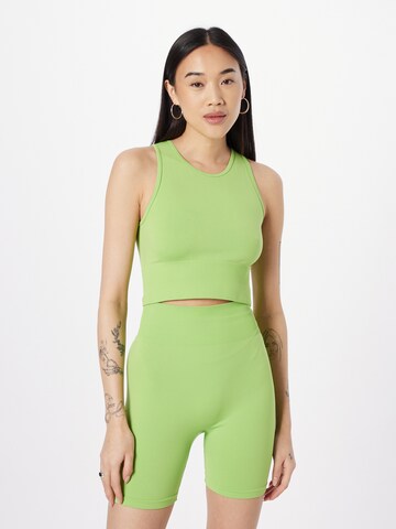 Haut Monki en vert : devant