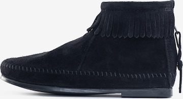 Minnetonka Bootie in Black: front