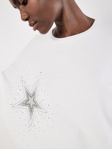 Pull-over ' ' Apricot en blanc