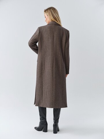 Cappotto di mezza stagione di MB by Marta Buzolic in marrone