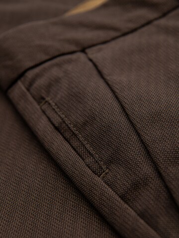 Ombre Regular Chino 'Quintessence' in Bruin