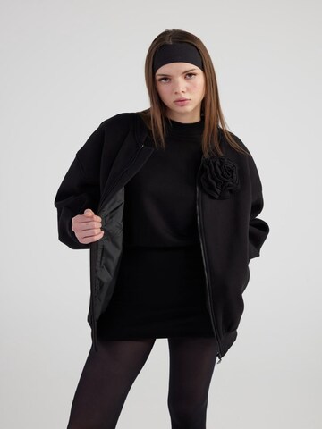HOLLY LOLLY Between-season jacket in Black