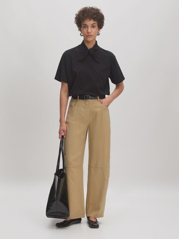 Loosefit Pantaloni 'Regina' di EDITED in verde