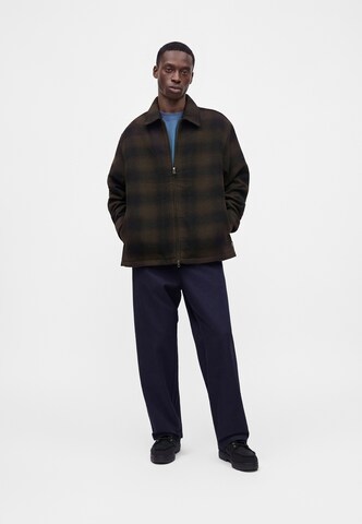Carhartt WIP - Casaco meia-estação 'Alton' em castanho