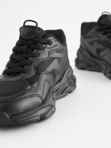 Sneaker di Next in nero