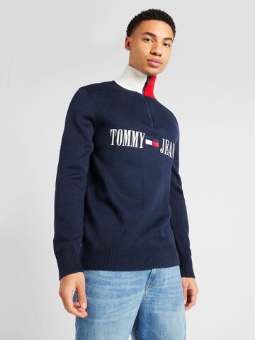 Tommy Jeans Sweater in Blue: front