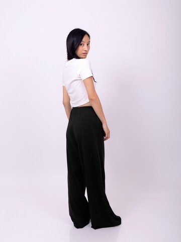 T-shirt 'Crop top' K-pop en blanc