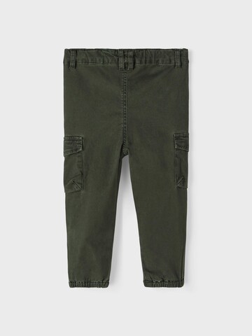 NAME IT - Tapered Calças 'Ben' em verde