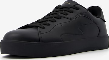 Bershka Sneakers in Black: front