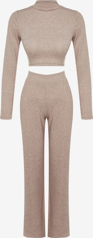 TrendyolOdijelo s hlačama - bež boja: prednji dio