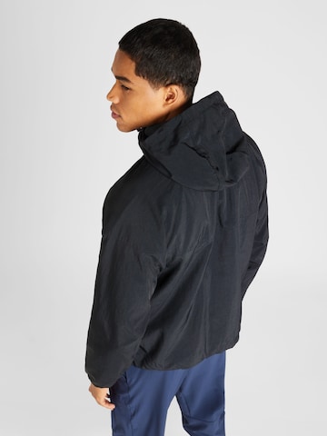 Nike Sportswear - Casaco de inverno em preto
