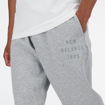 new balance Loosefit Broek 'Iconic Collegiate' in Grijs