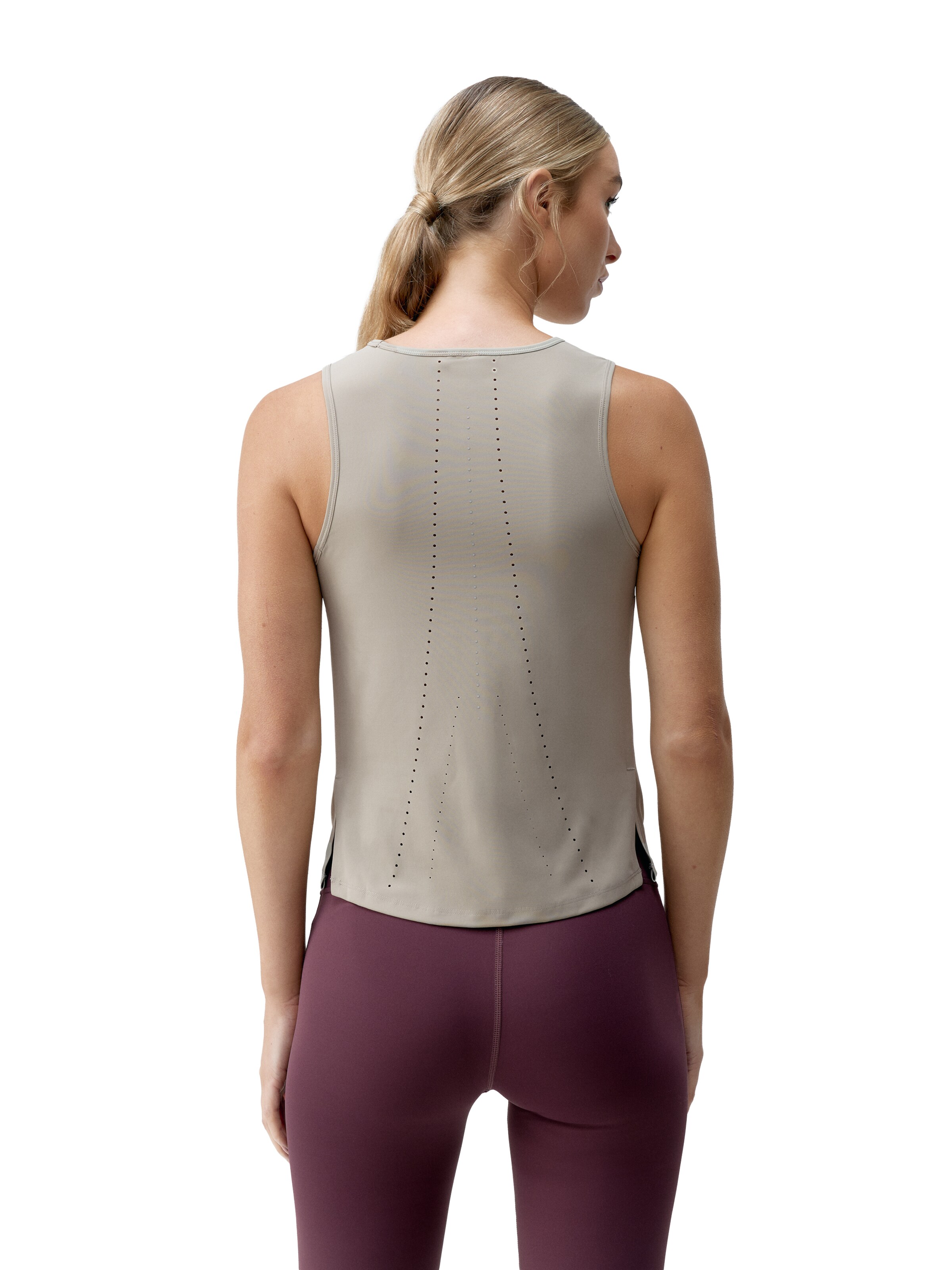 Born Living Yoga Functioneel shirt 'Race' in Grijs