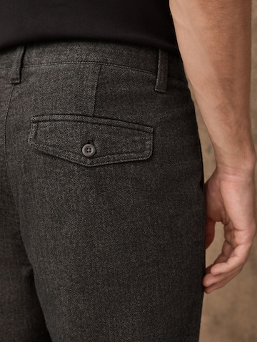 Next - Regular Calças com pregas em castanho