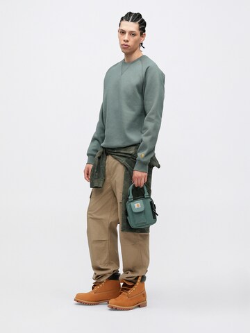 Carhartt WIP Sweatshirt 'Chase' in Groen