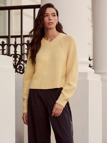 Next Свитер в Желтый: спереди