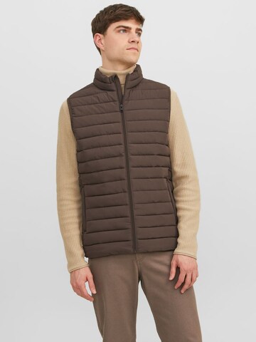 JACK & JONES Vest in Brown: front