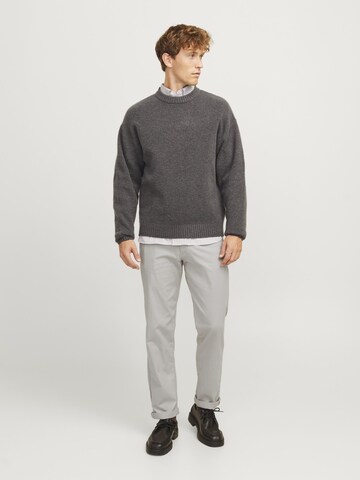 JACK & JONES Loose fit Chino trousers in Grey