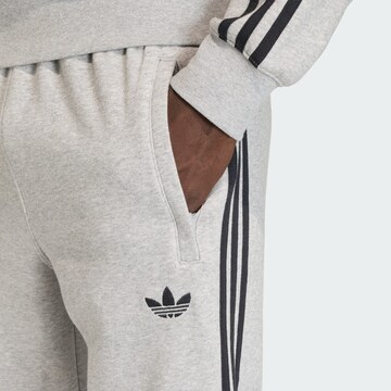 ADIDAS ORIGINALS Slimfit Hose in Grau