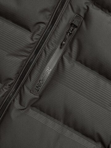 REDPOINT Winter Jacket in Black