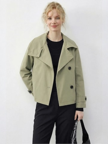 Bianco Lucci Between-Seasons Coat in Green