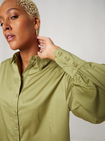 Camicia da donna 'Ria' di Katy Perry exclusive for ABOUT YOU in verde