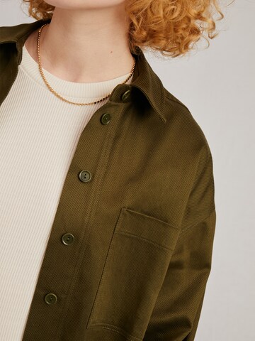 A LOT LESS Between-Season Jacket 'Lana' in Green