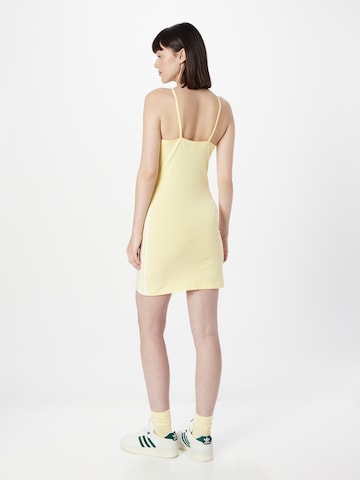 geltona ADIDAS ORIGINALS Vasarinė suknelė 'Adicolor Classics Summer'