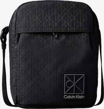 Calvin Klein - Mala de ombro 'UTILITY' em preto: frente