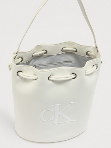 Calvin Klein Beuteltasche in Weiß