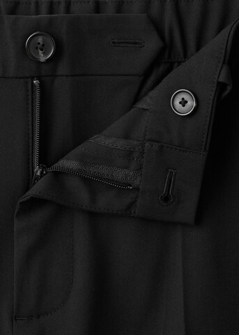 MANGO MAN Slim fit Pleated Pants 'Bologna' in Black