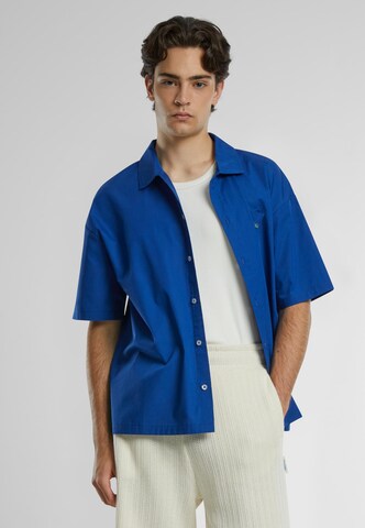 Prohibited - Ajuste confortable Camisa 'Ciao Amore' en azul