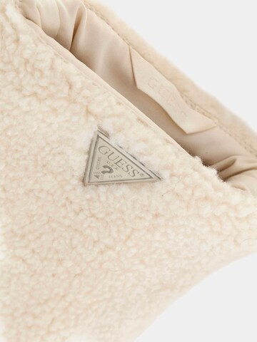 GUESS Umhängetasche in Weiß