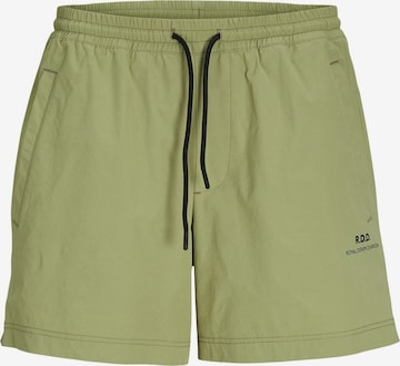 Regular Pantalon R.D.D. ROYAL DENIM DIVISION en vert : devant
