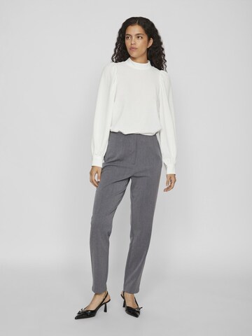 Tapered Pantaloni 'Varone' di VILA in grigio