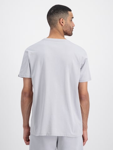 ALPHA INDUSTRIES T-Shirt in Grau