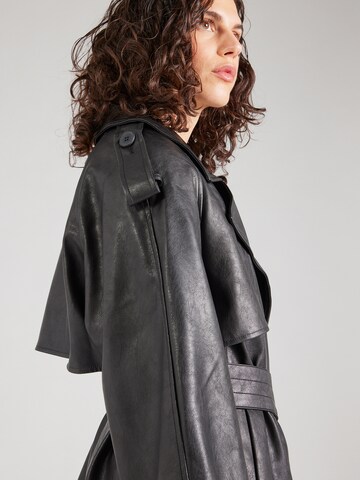 Miss Selfridge Mantel in Schwarz