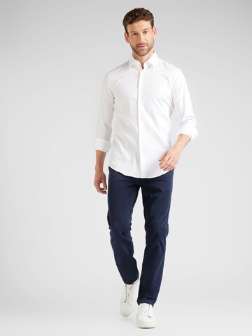 Tapered Pantaloni chino di BOSS in blu